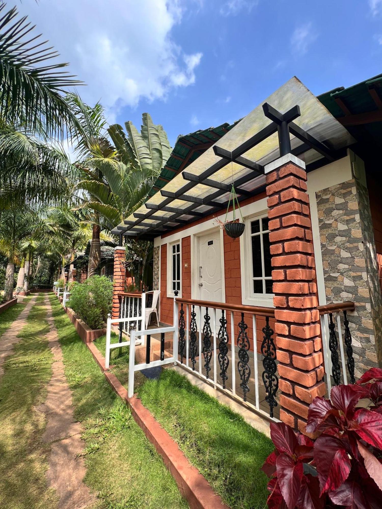 Coorg Nesara Hotel And Resort Kushalnagar Exterior photo