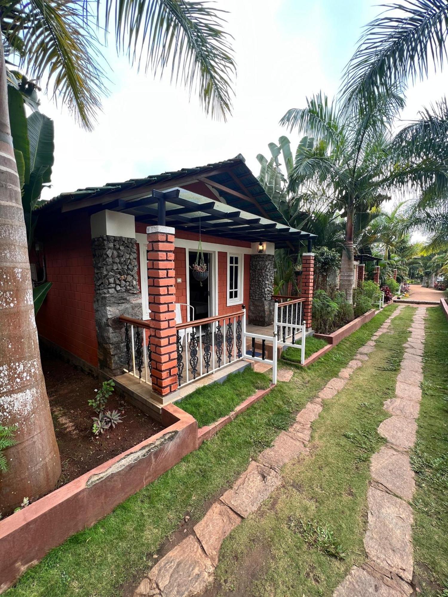 Coorg Nesara Hotel And Resort Kushalnagar Exterior photo